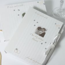 Amore Guest Book